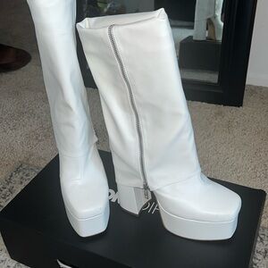 Trendy Platform White Boots